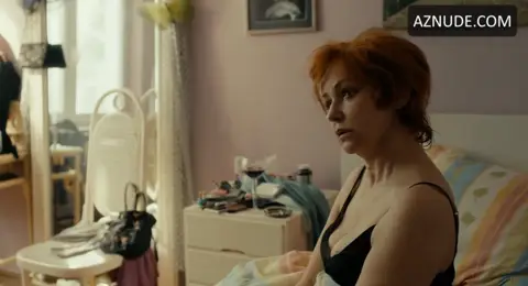 Aleksandra Konieczna Breasts Scene in A Cat With A Dog — A Cat With A Dog
