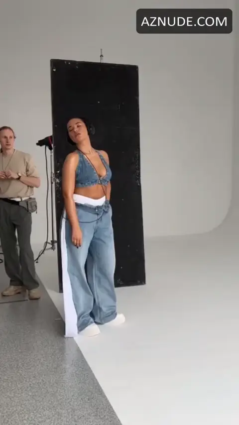 Alicja Szemplinska Breasts Scene in Alicja Szemplinska Sexy In Nie Wracam Bts — Alicja Sze