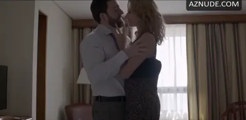 Aline Jones Butt, Breasts Scene in O Negocio — O Negocio