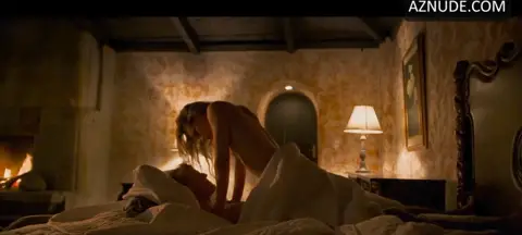 Daniella Kertesz Breasts Scene in 10 Kilos 2 — 10 Kilos (2025)