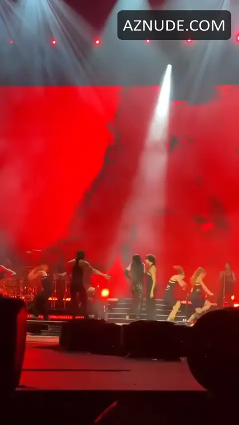 Dua Lipa Butt, Bikini Scene in Dua Lipa Sexy In Live 2022 17 — Dua Lipa Sexy In Live 2022
