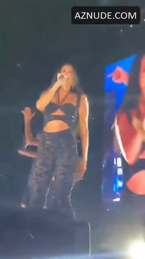 Dua Lipa Butt, Bikini Scene in Dua Lipa Sexy In Live 2022 9 — Dua Lipa Sexy In Live 2022