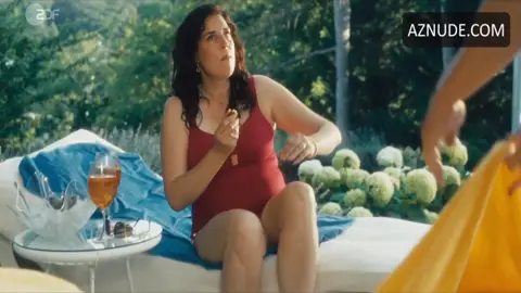 Elena Uhlig Breasts Scene in Mama Ist Die Best(i)e — Mama Ist Die Best(i)e
