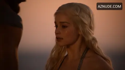 Emilia Clarke Butt, Breasts Scene in Game Of Thrones — Game Of Thrones