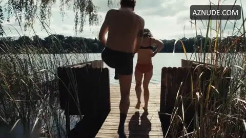 Friederike Becht Butt Scene in Im Rausch — Im Rausch