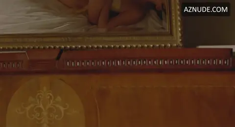 Juana Arias Butt, Breasts Scene in Amores Peligrosos 2 — Amores Peligrosos