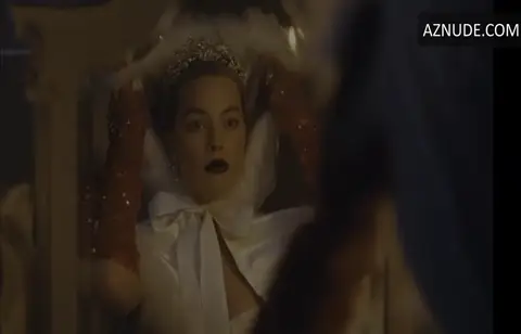 Margot Robbie Breasts Scene in wuthering Heights — wuthering Heights