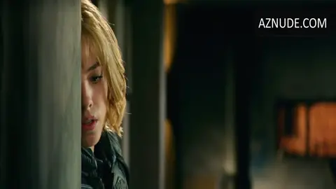 Olivia Thirlby Breasts Scene in Dredd — Dredd
