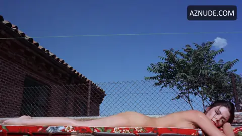 Patty Shepard Butt Scene in El Techo De Cristal — El Techo De Cristal