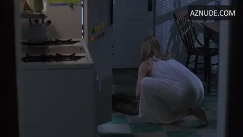 Rebecca De Mornay Butt, Breasts Scene in The Hand That Rocks The Cradle — The Hand That Ro