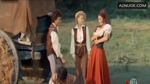 Rosalba Neri Butt Scene in Decamerone 300 — Decamerone 300