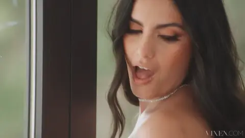 Vixen - Isa Bella