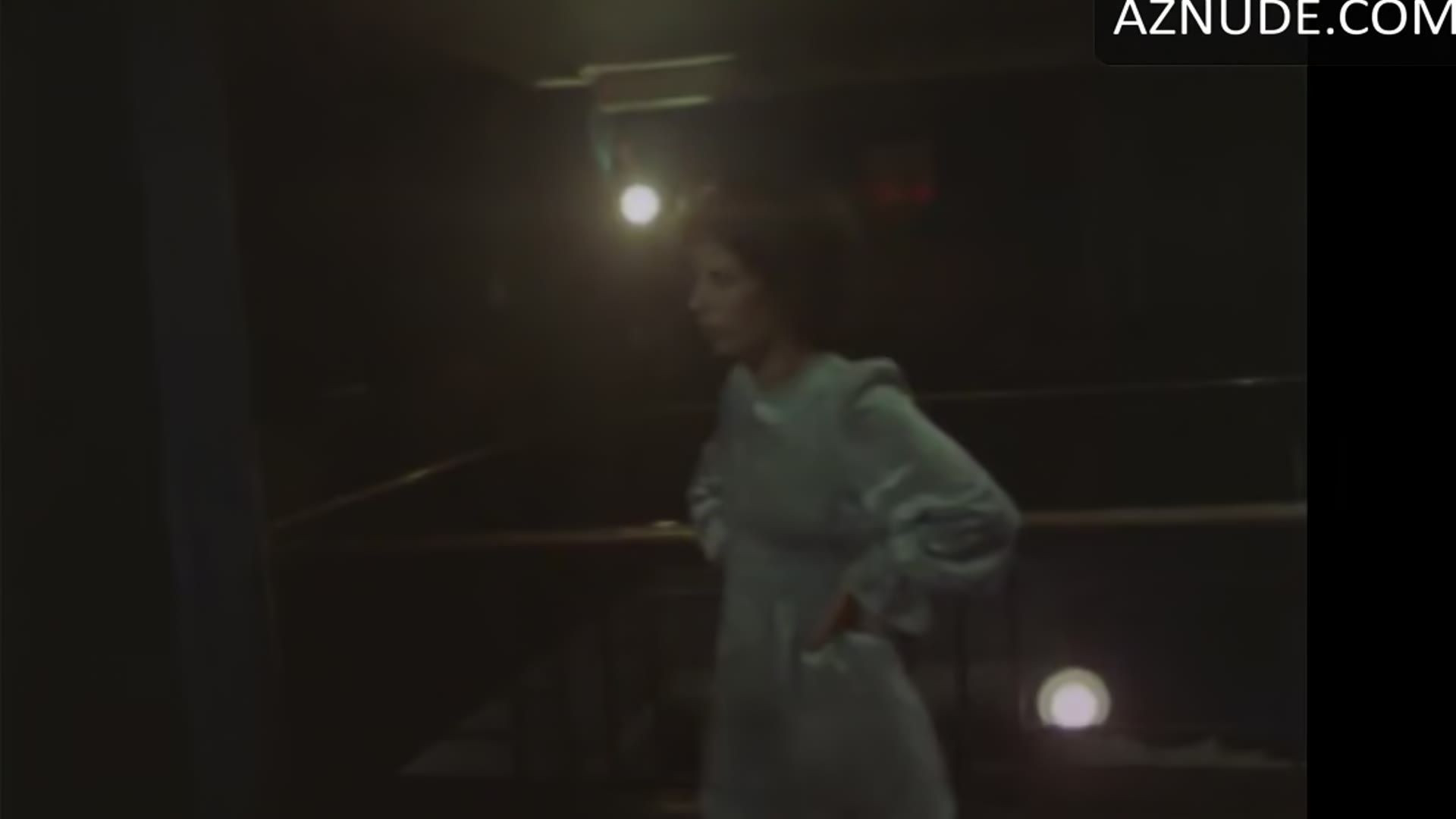 Helena Ignez Breasts Scene in Sem Essa, Aranha — Sem Essa, Aranha