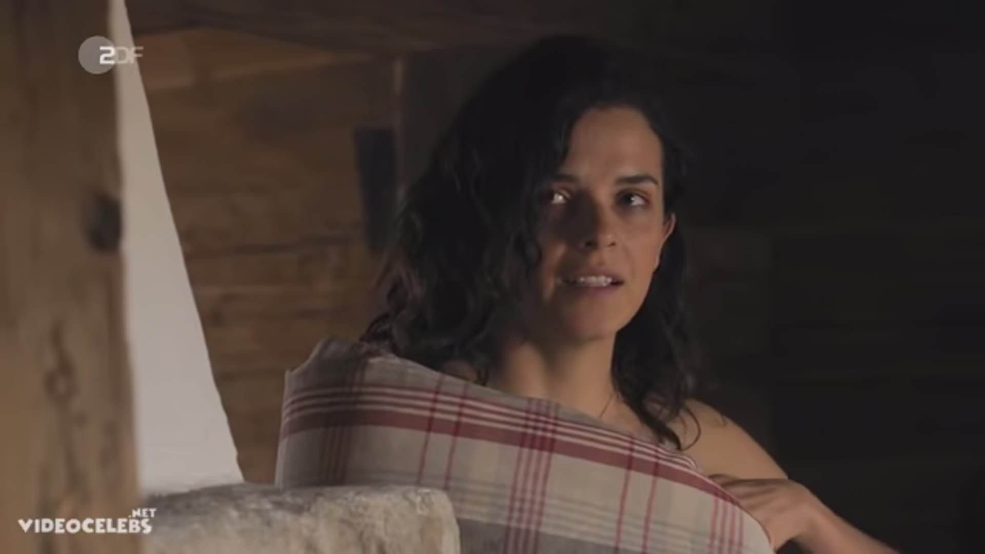 Maxine Kazis sexy – Der Bergdoktor s16e02 (2022) — Der Bergdoktor s16e02 (2022)