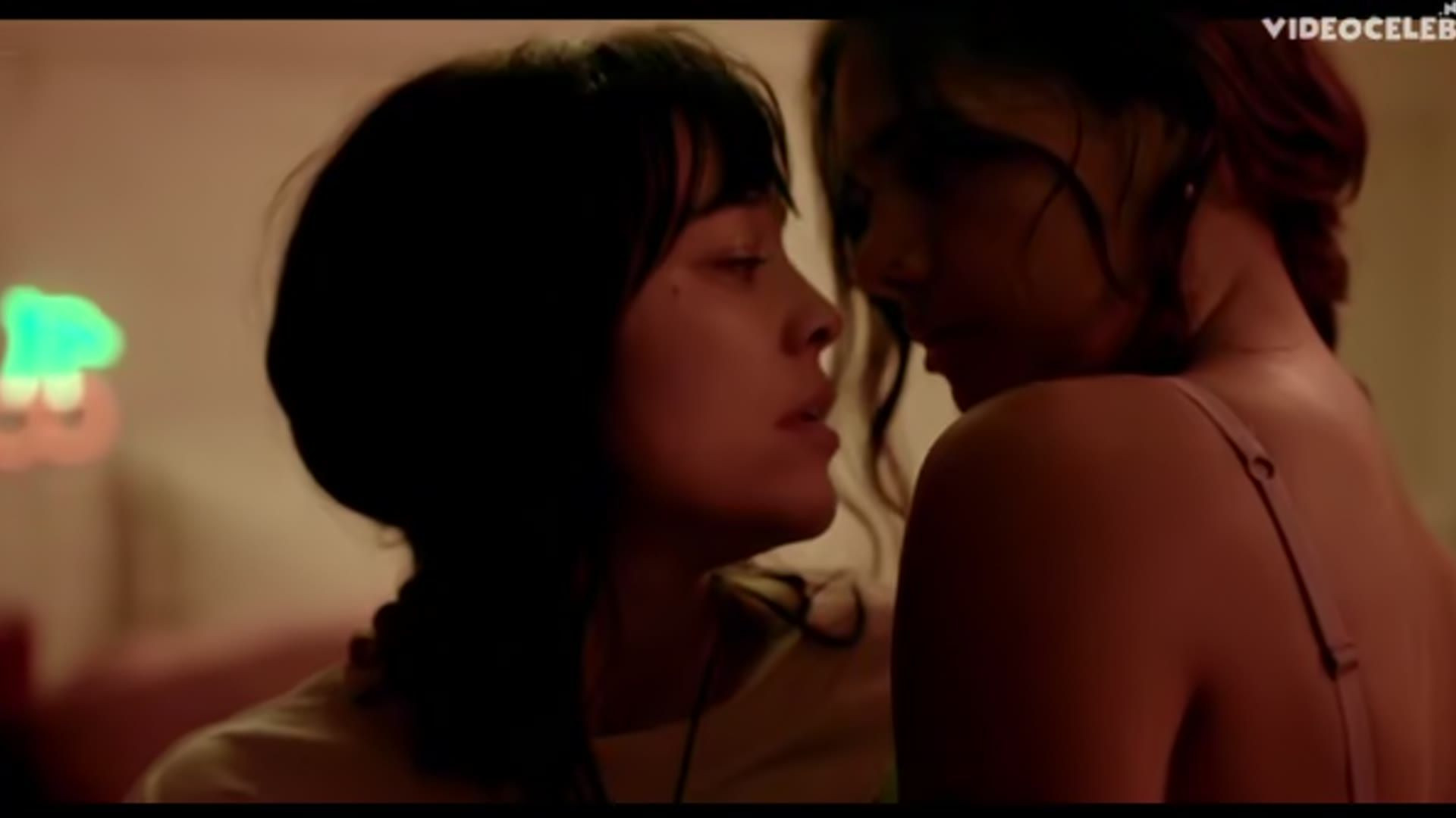 Midori Francis sexy, Madeleine Madden sexy - Saccharine (2026) — Saccharine (2026)