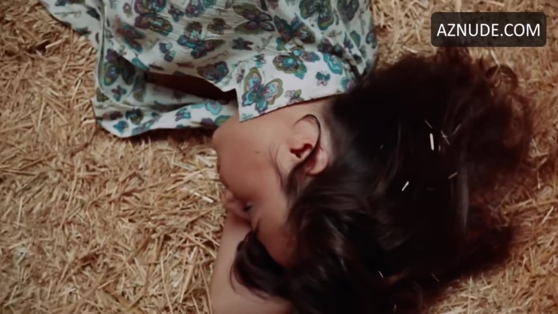 Emma Cohen Breasts Scene in El Techo De Cristal 2 — El Techo De Cristal