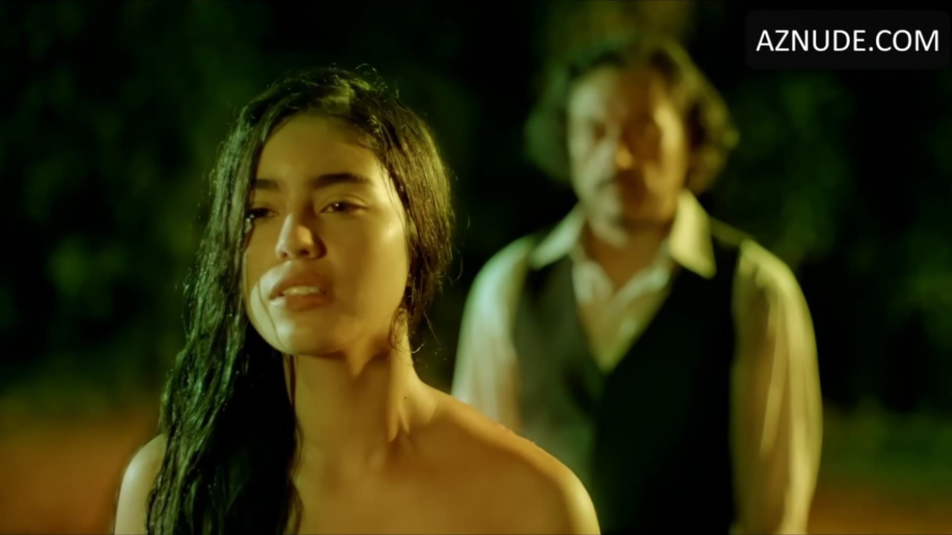 Mariangel Davila Butt Scene in El Hombre De La Luz — El Hombre De La Luz