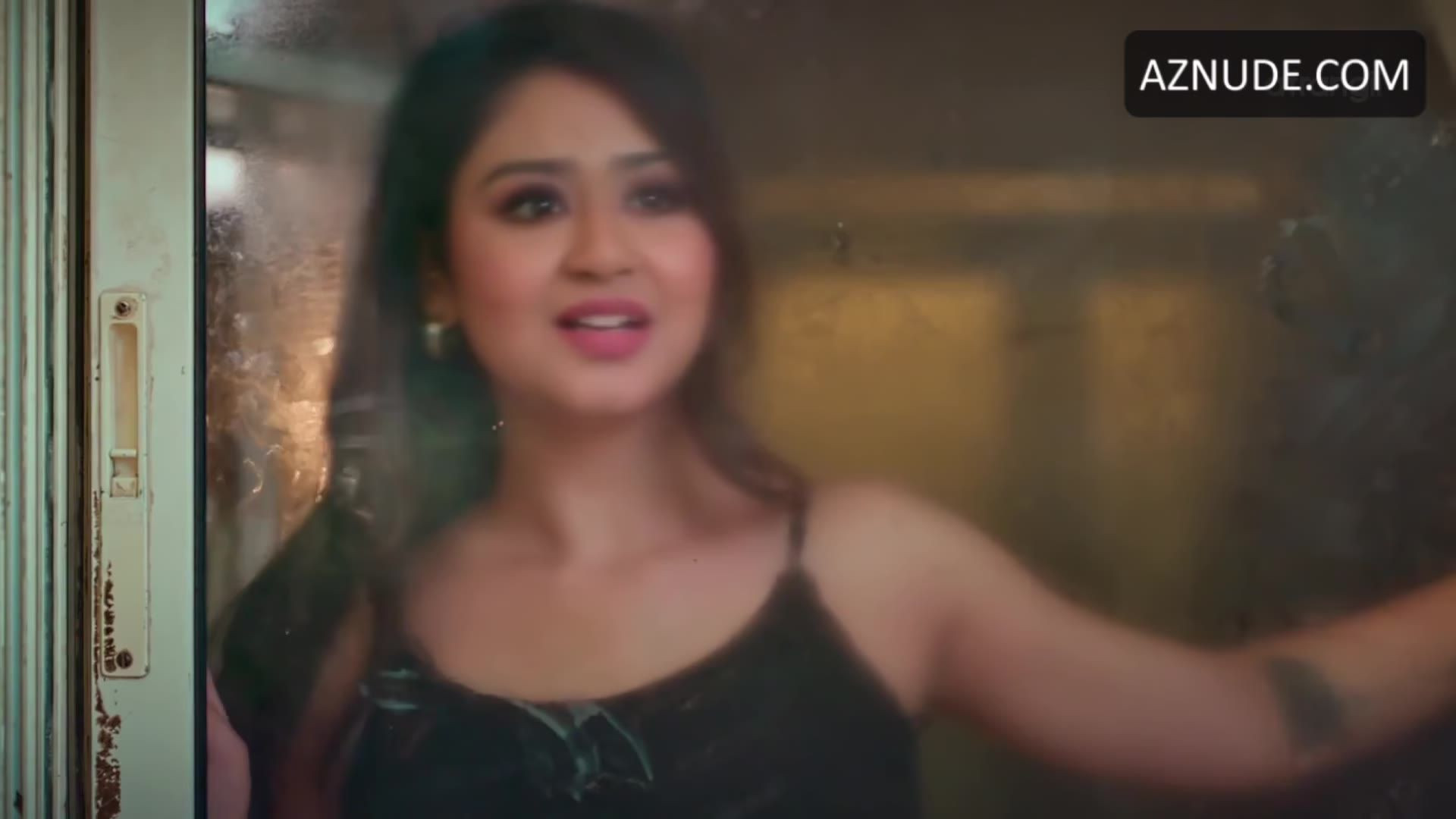 Navina Bole Butt, Breasts Scene in Angel Priya — Angel Priya