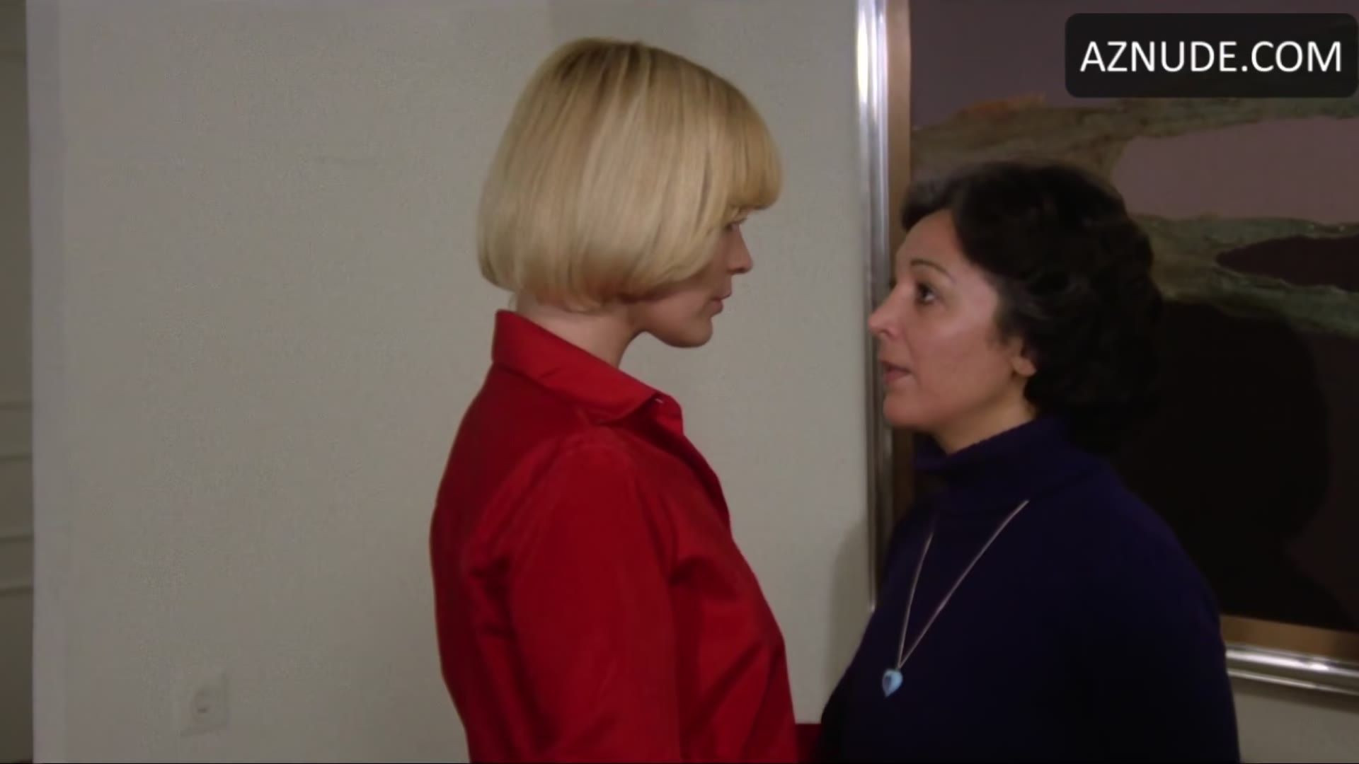 Esperanza Roy Lesbian, Butt Scene in Carne Apaleada — Carne Apaleada
