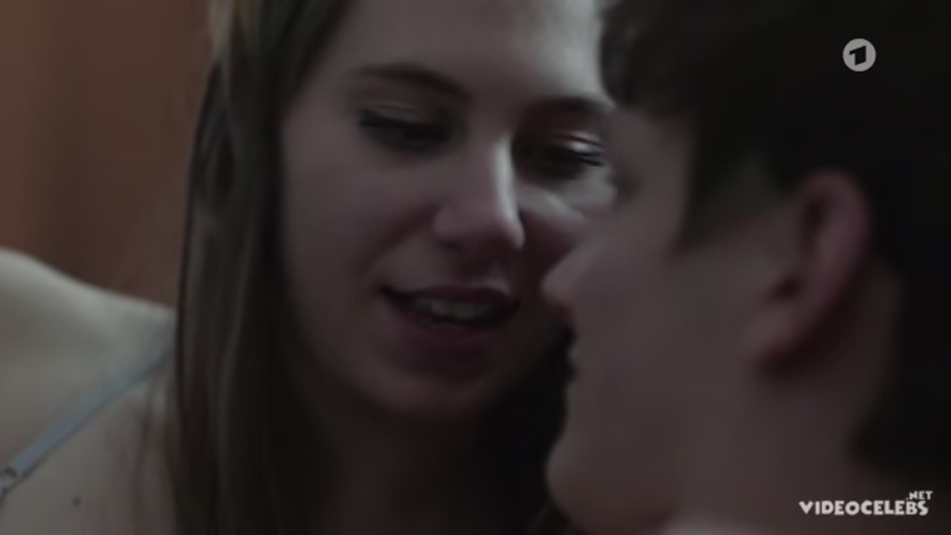 Johanna Mahaffy sexy – Euer Ehren s01e04 (2022) — Euer Ehren s01e04 (2022)