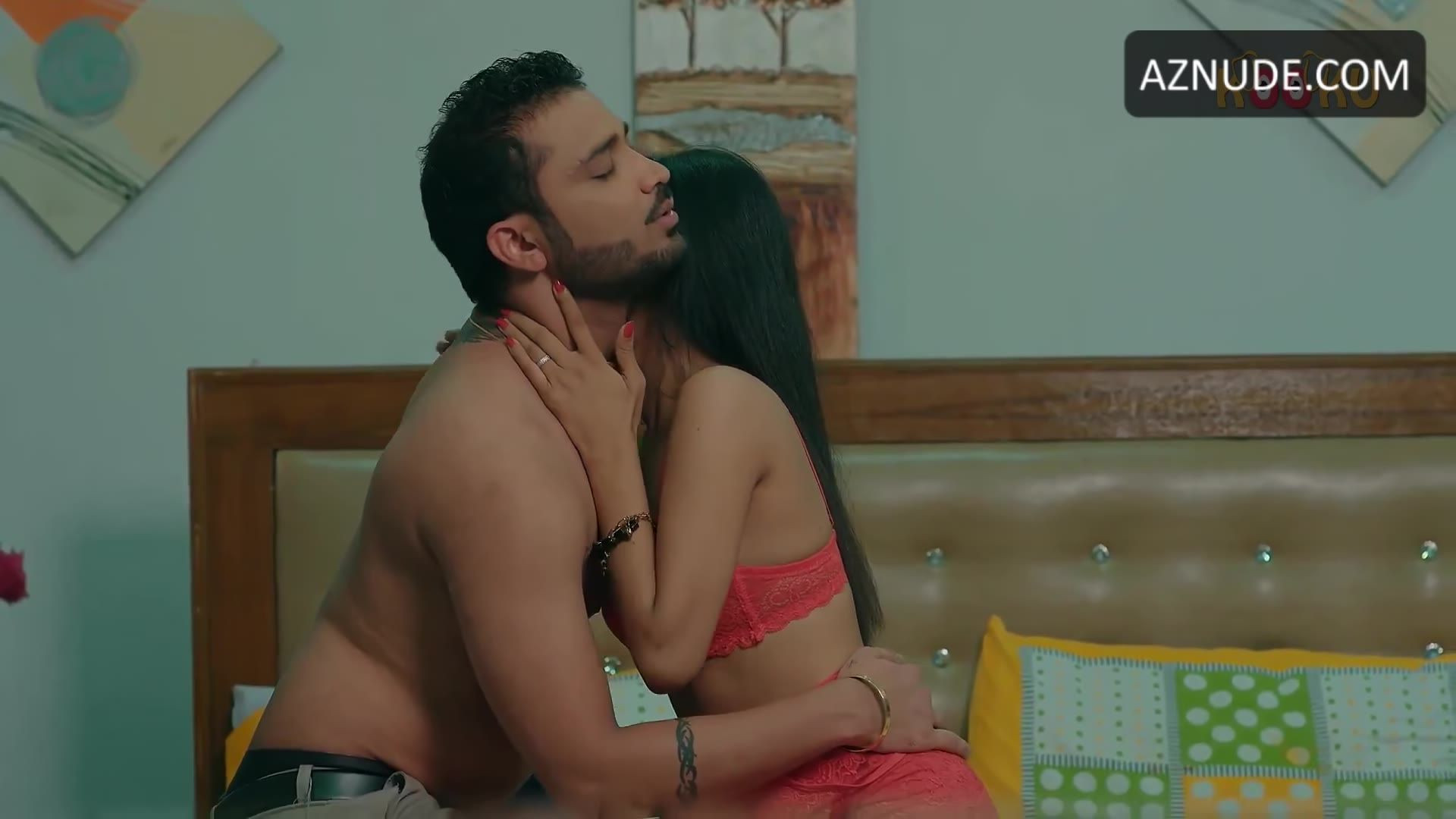 Aarohi Barde Breasts, Underwear Scene in Mere Angane Main — Mere Angane Main