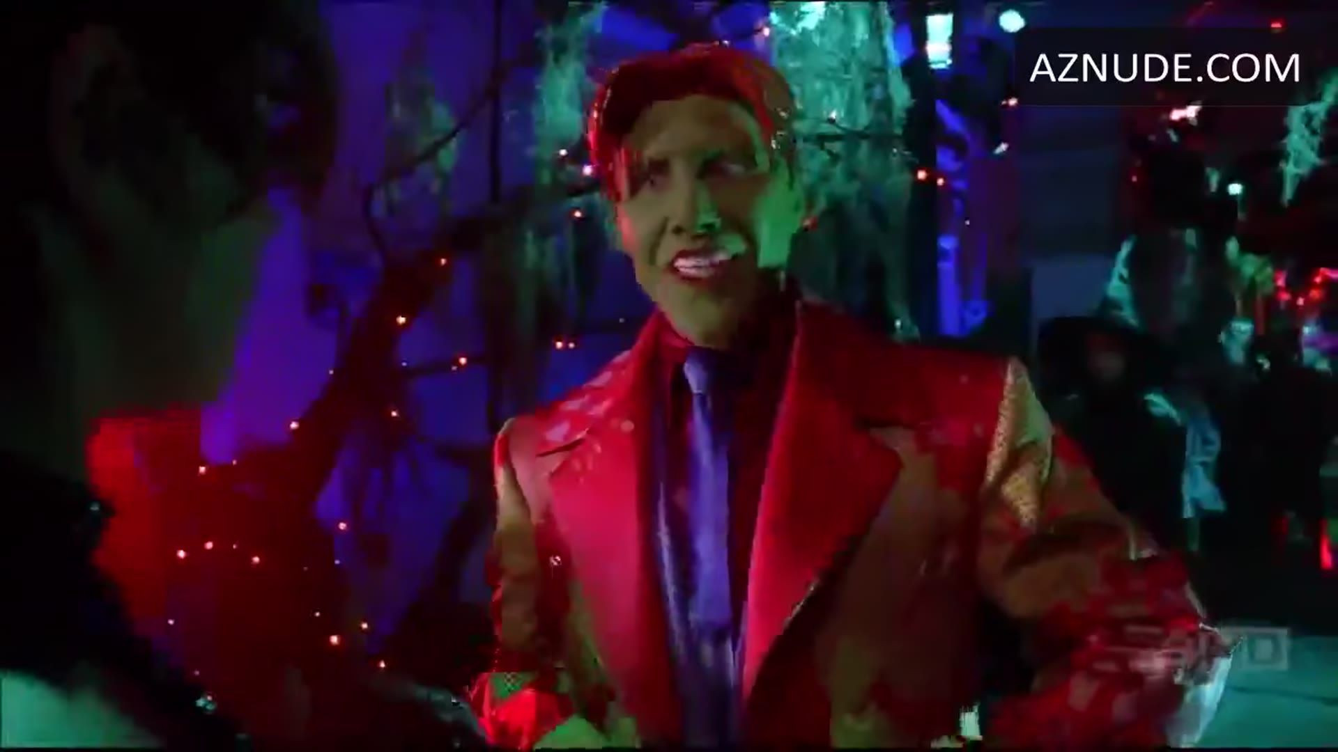 Victoria Thaine Breasts Scene in Son Of The Mask — Son Of The Mask