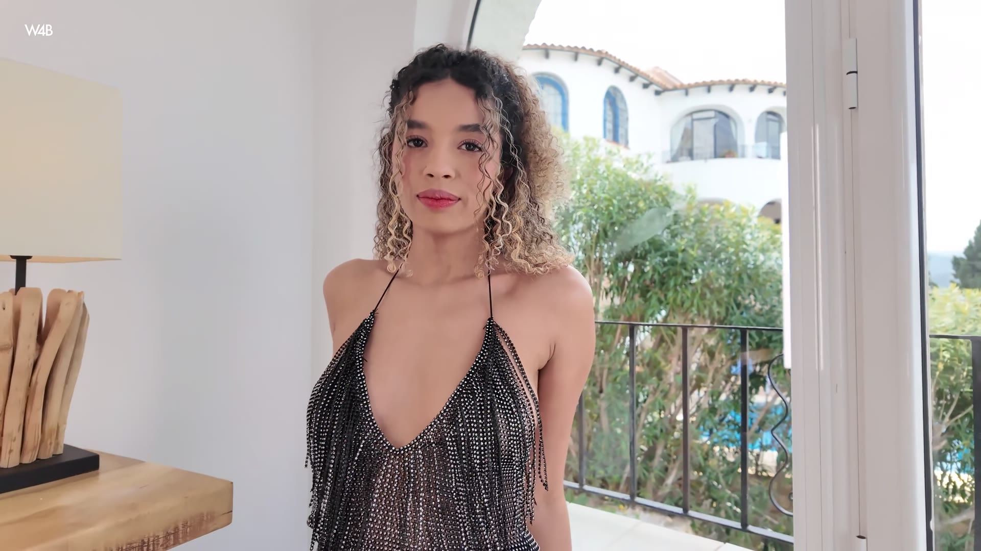 Watch 4 Beauty - Valery Ponce