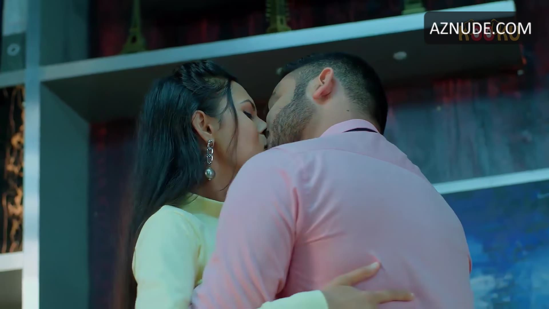 Aarohi Barde Breasts Scene in Mere Angane Main 2 — Mere Angane Main