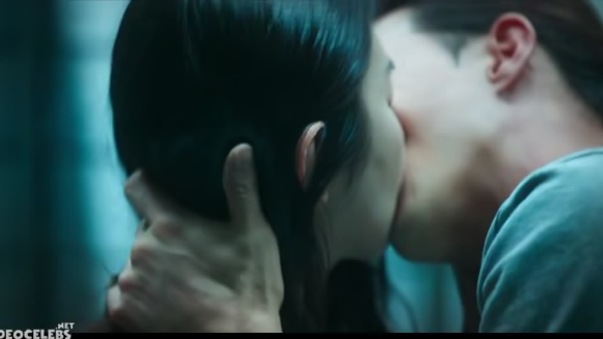 Lee Joo-bin sexy - Money Heist: Korea - Joint Economic Area s01e06 (2022) — Money Heist: K