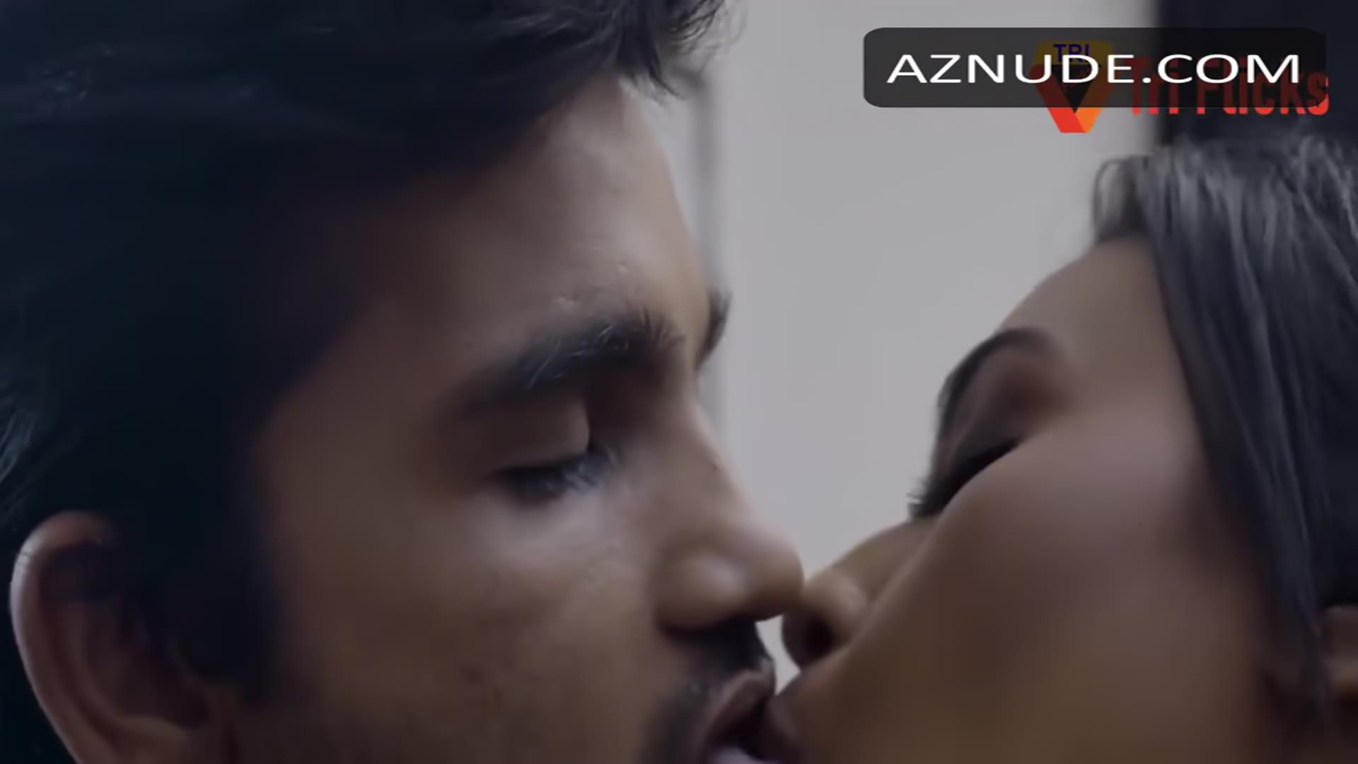 Pihu Singh Breasts, Bikini Scene in Tharki Naukar 20 — Tharki Naukar