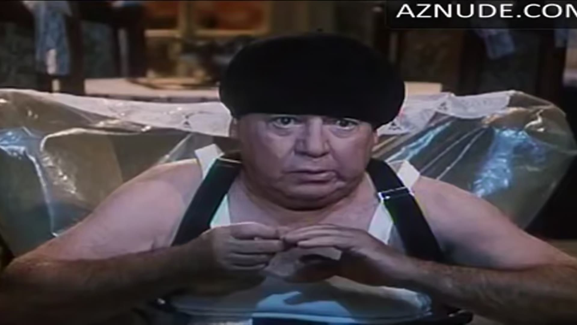 Unknown Butt Scene in Fantozzi - Il Ritorno — Fantozzi - Il Ritorno