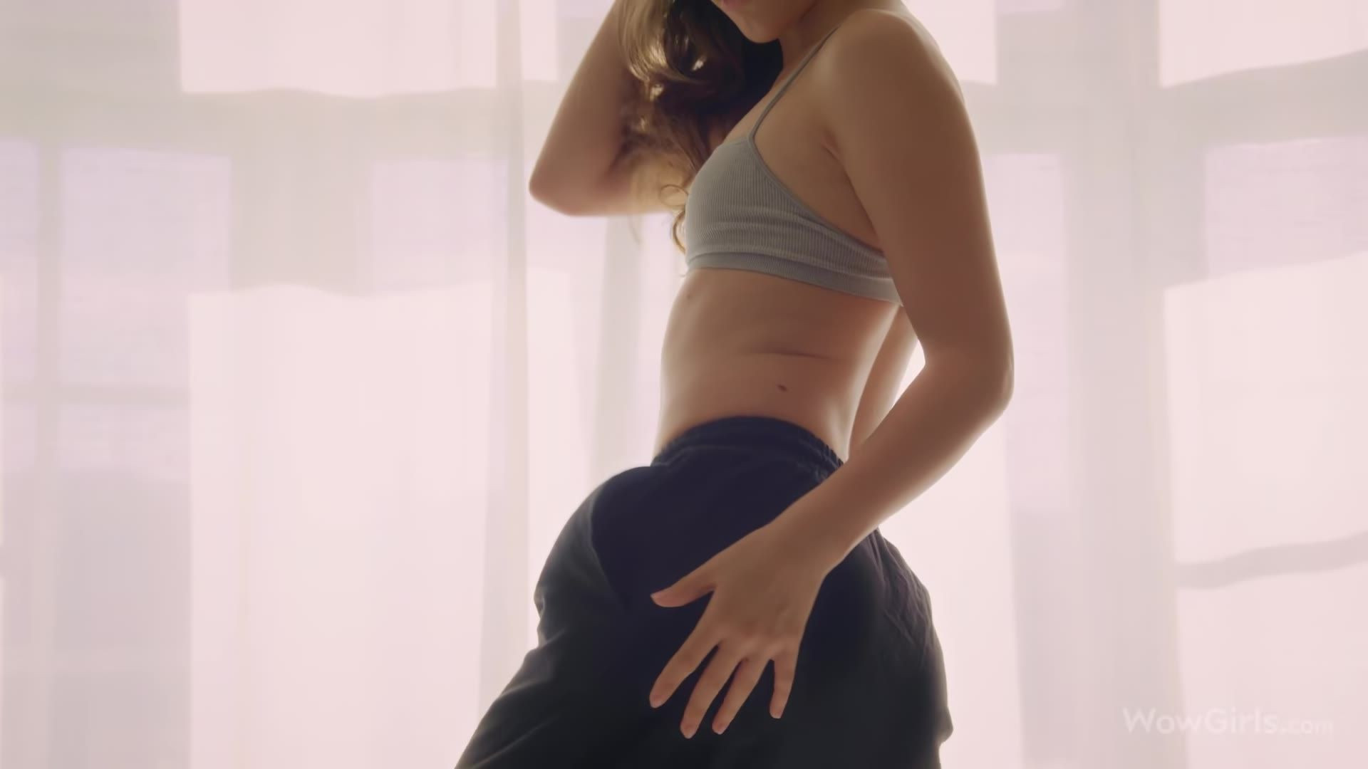 Wow Girls - Nikki Hareniks