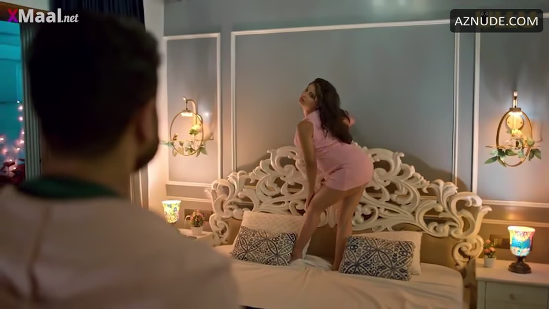 Suhana Khan Breasts Scene in Love Guru 6 — Love Guru