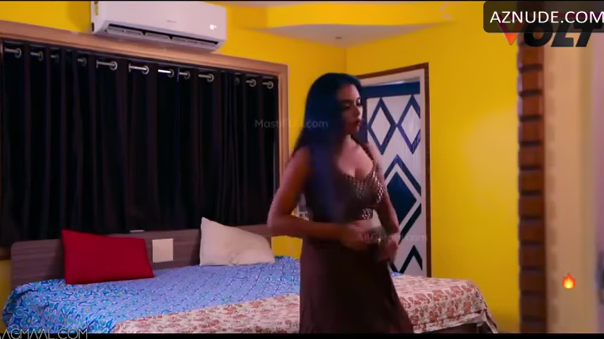 Pihu Singh Breasts, Bikini Scene in Tharki Naukar 4 — Tharki Naukar
