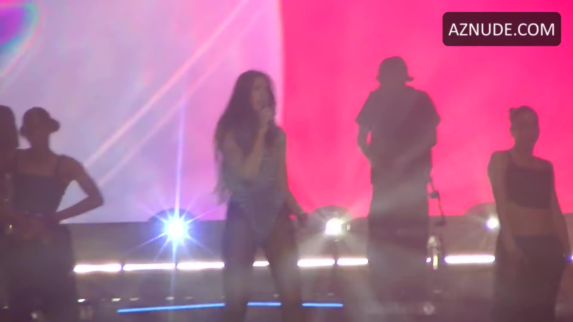Dua Lipa Butt, Bikini Scene in Dua Lipa Sexy In Live 2022 5 — Dua Lipa Sexy In Live 2022
