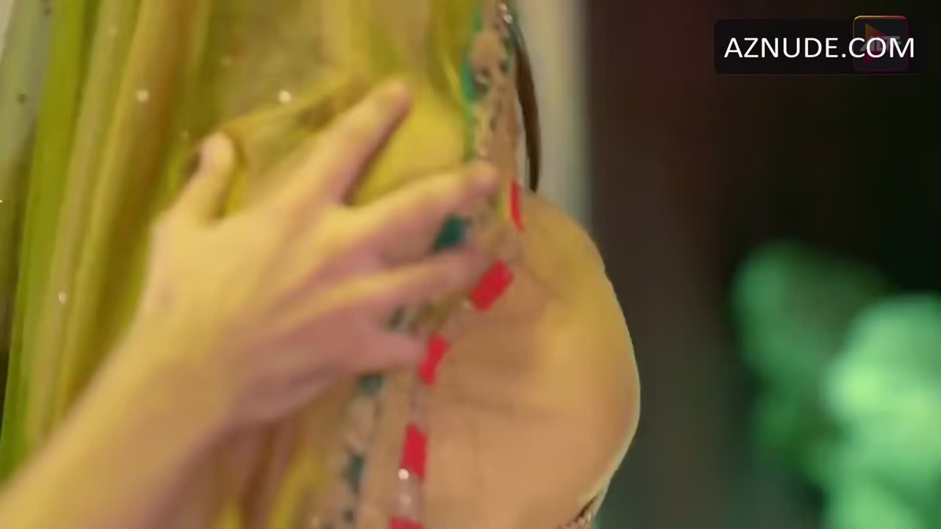 Navina Bole Breasts Scene in Raseeli Raatein — Raseeli Raatein