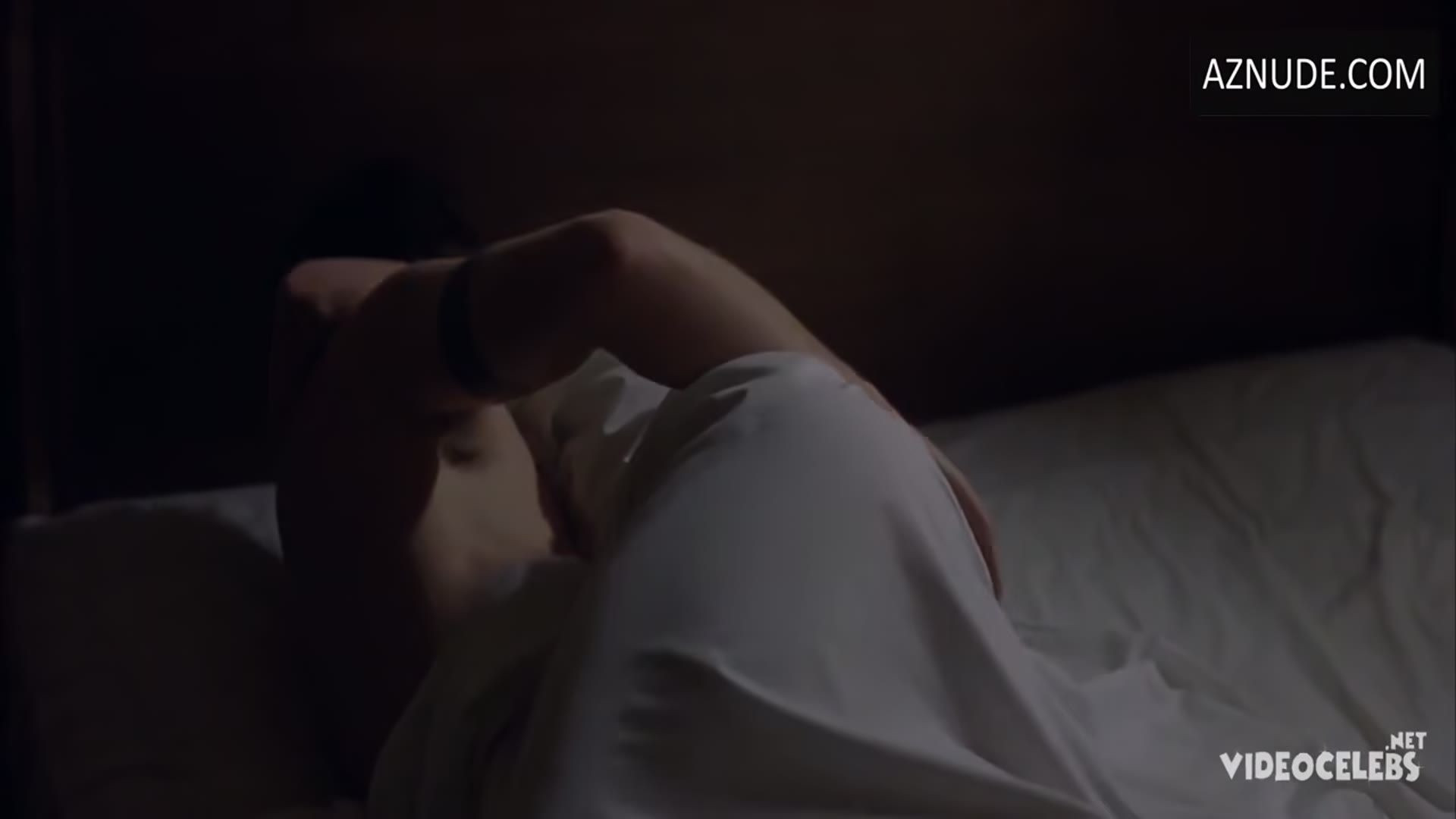 Moira Kelly Butt, Breasts Scene in Little Odessa — Little Odessa