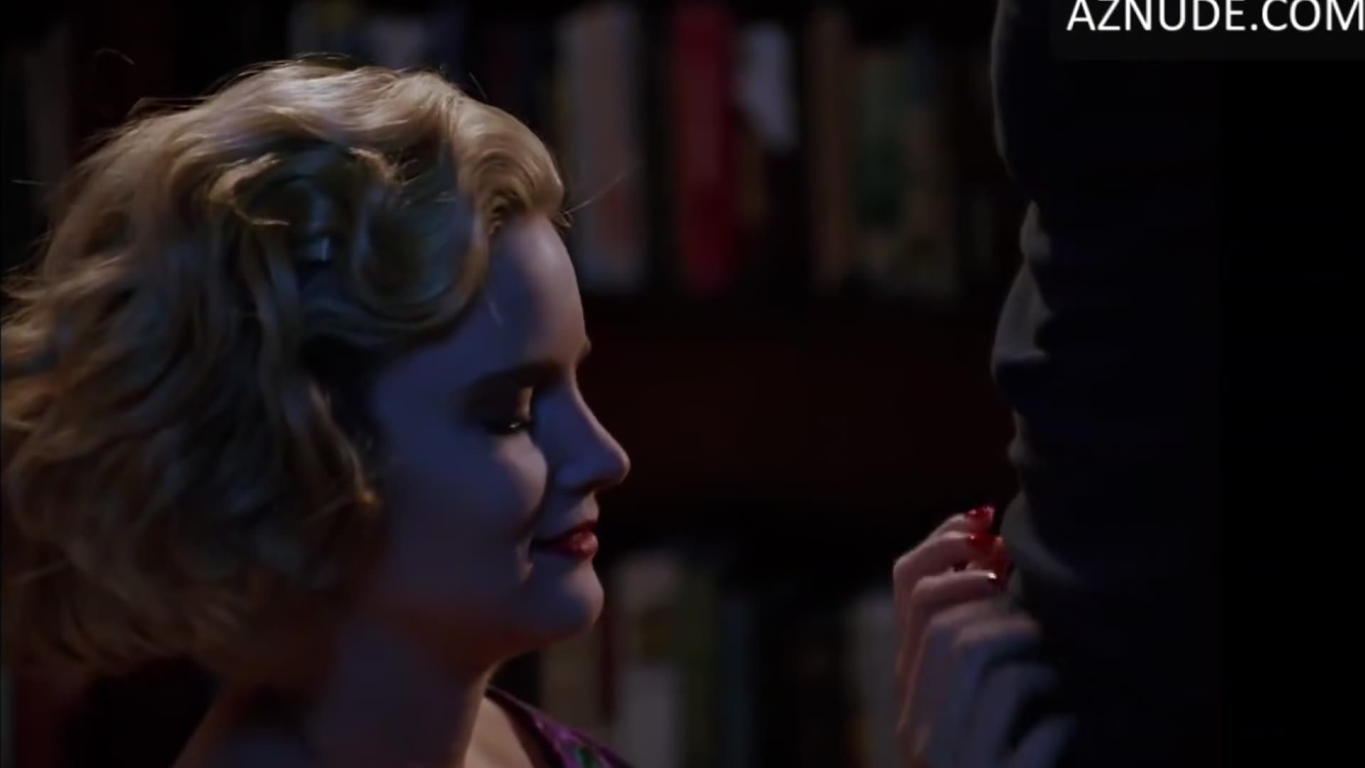 Jennifer Jason Leigh Breasts Scene in Buried Alive — Buried Alive