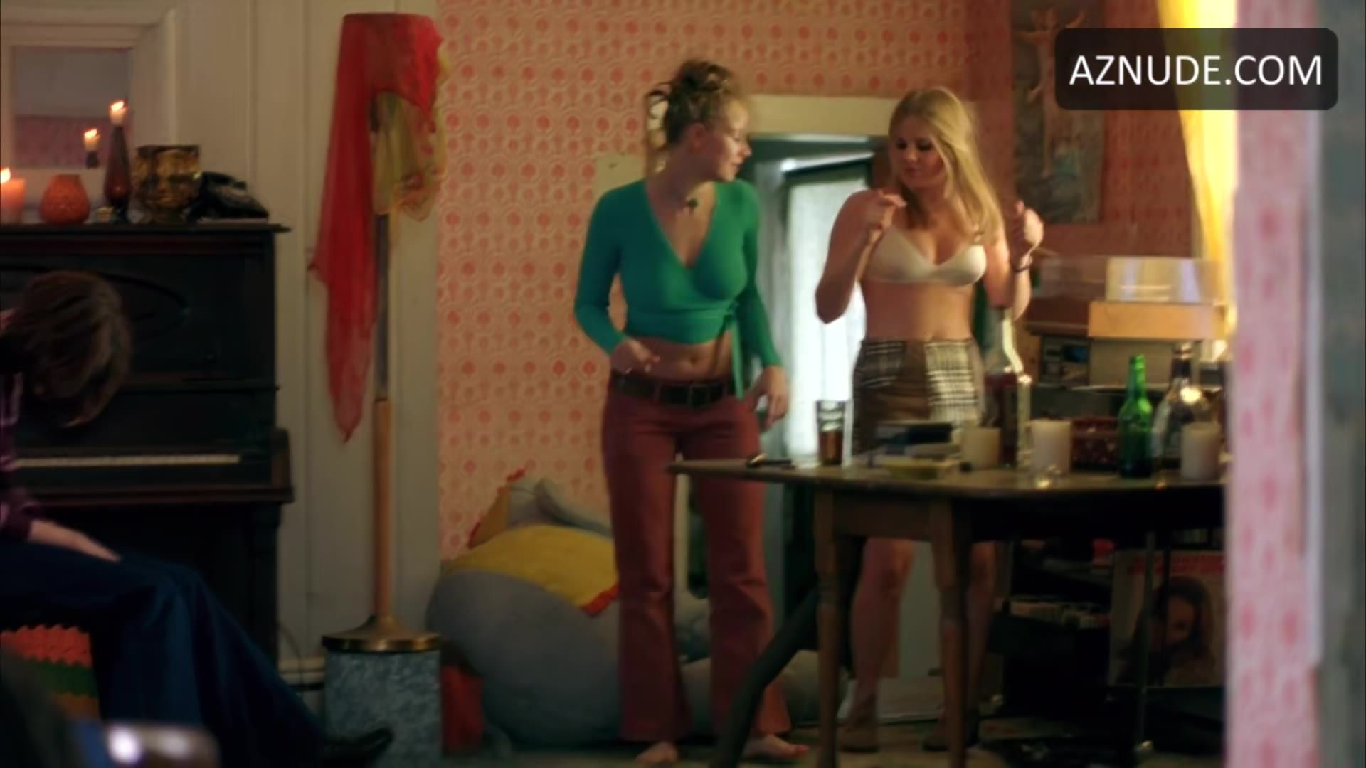 Brooke Rachel Shive Breasts, Underwear Scene in Jesus Son — Jesus Son