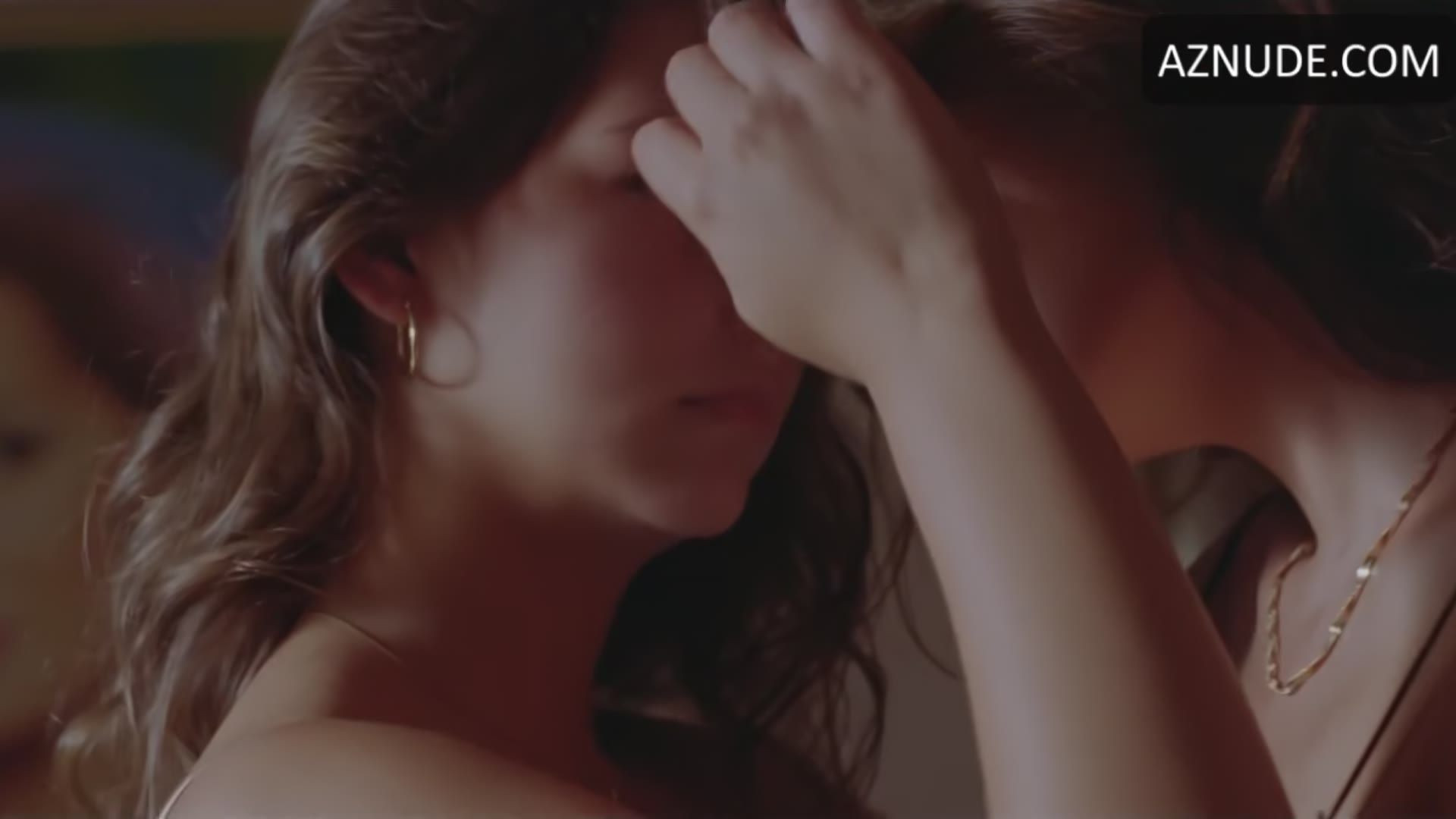 Juana Arias Lesbian, Butt Scene in Amores Peligrosos — Amores Peligrosos