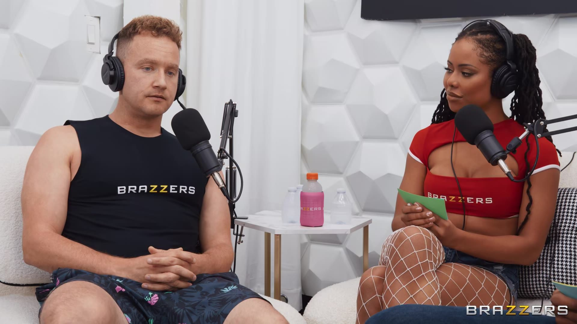 Brazzers Exxtra - Kira Noir