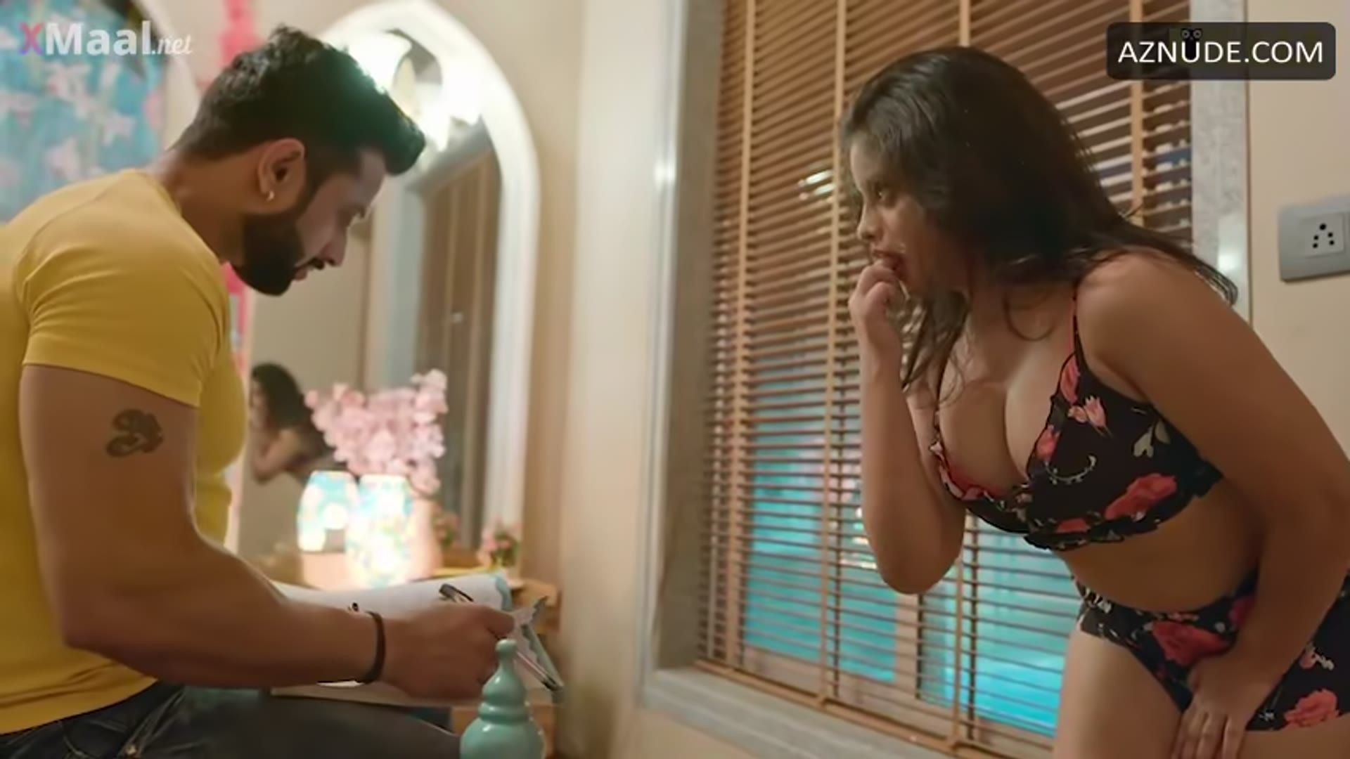 Suhana Khan Breasts Scene in Love Guru 8 — Love Guru